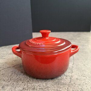 Le Creuset Petite Mini Round Casserole Ramekin Lidded Dish Red